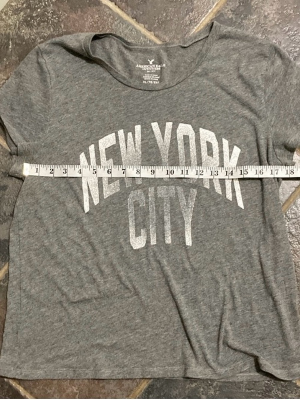 American Eagle Outfitters Grey "New York City" Graphic Tee Women’s Size XL - Picture 8 of 9